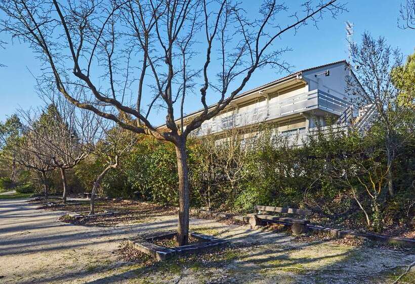 Отель Campanile Aix En Provence Est Meyreuil