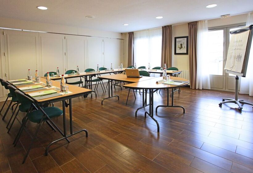 בית מלון כפרי Campanile Angers Ouest   Beaucouzé