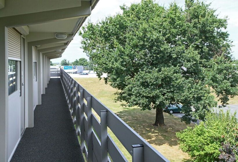 בית מלון כפרי Campanile Angers Ouest   Beaucouzé