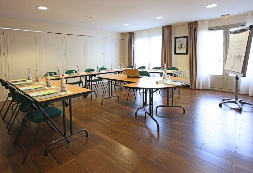 בית מלון כפרי Campanile Angers Ouest   Beaucouzé