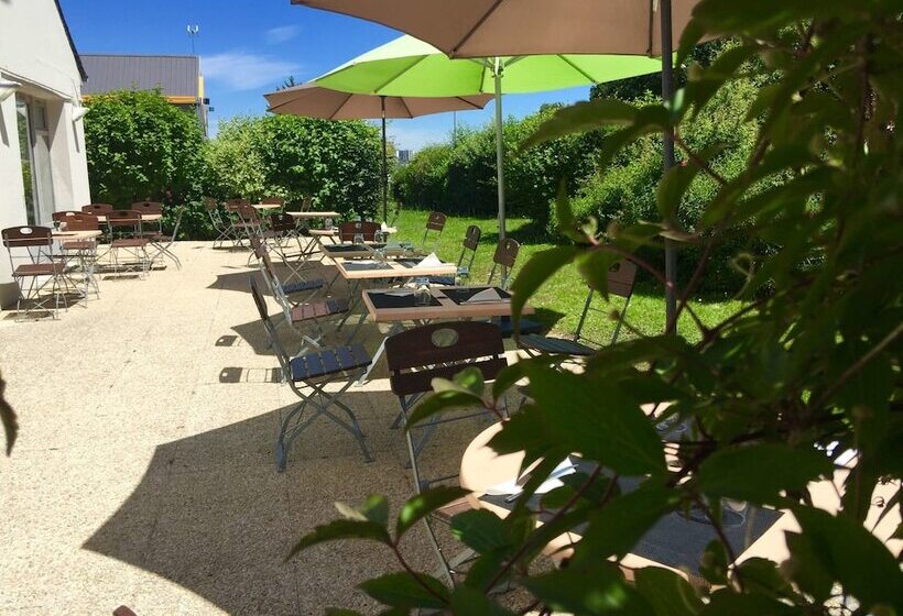 בית מלון כפרי Campanile Angers Ouest   Beaucouzé