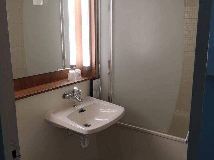 בית מלון כפרי Campanile Angers Ouest   Beaucouzé