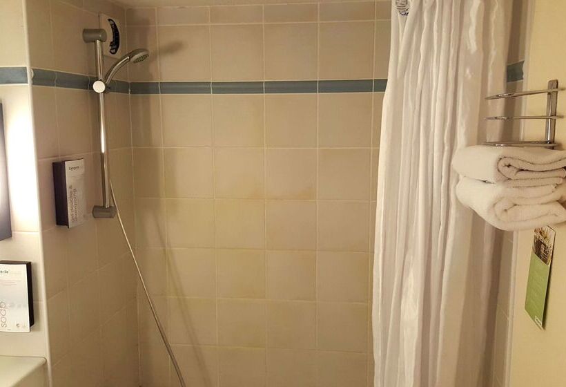 ホテル Hôtel Restaurant Campanile Aurillac