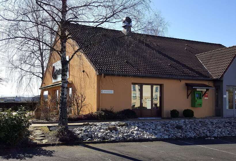 ホテル Hôtel Restaurant Campanile Aurillac