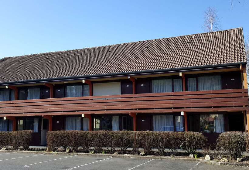 ホテル Hôtel Restaurant Campanile Aurillac