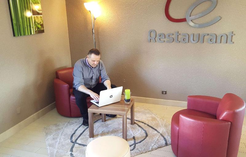 ホテル Hôtel Restaurant Campanile Aurillac