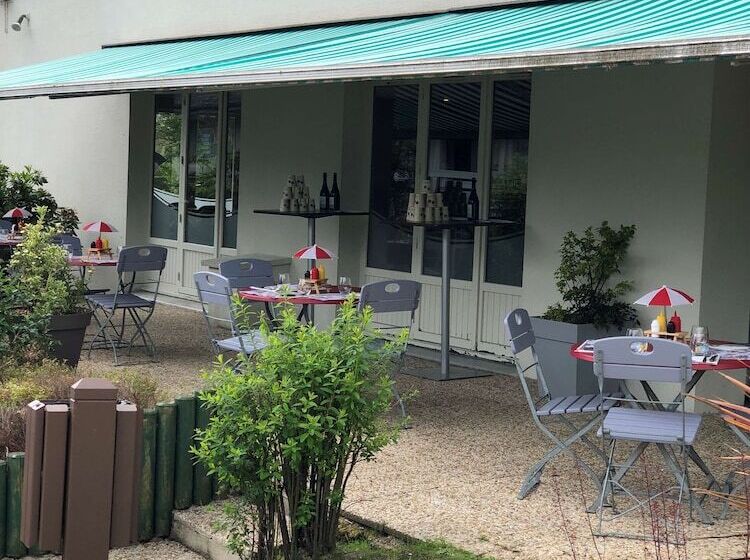 ホテル Campanile Bayeux