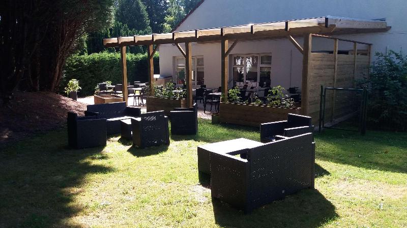 בית מלון כפרי Campanile Béthune   Fouquières Les Béthune