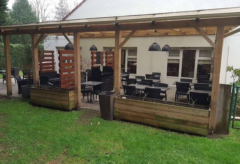 בית מלון כפרי Campanile Béthune   Fouquières Les Béthune