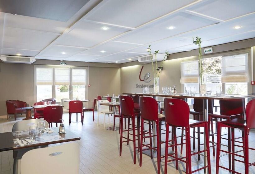 בית מלון כפרי Campanile Béthune   Fouquières Les Béthune