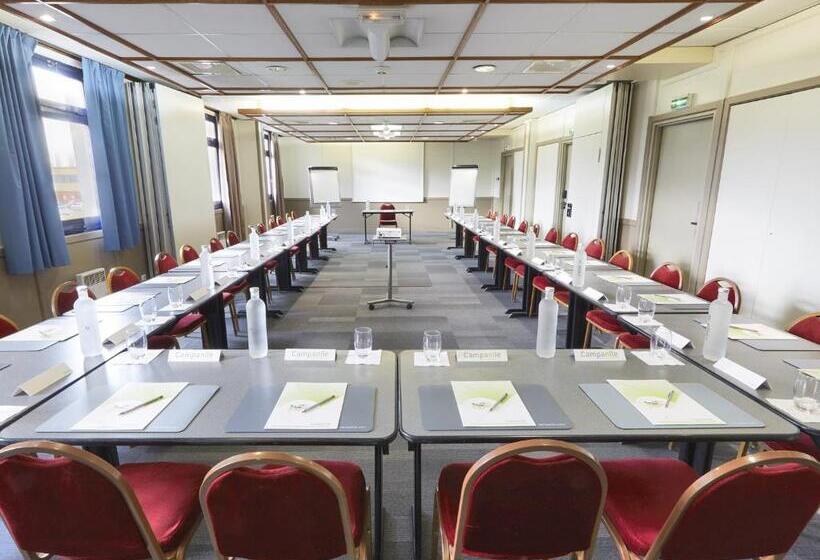 Отель Campanile Blanc Mesnil