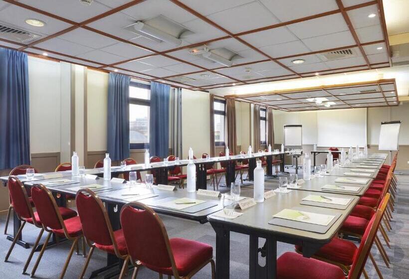 Отель Campanile Blanc Mesnil