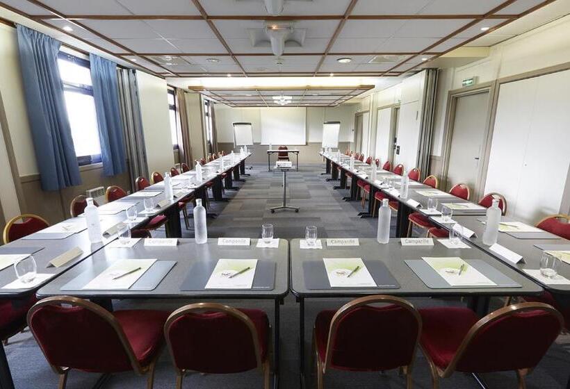 Отель Campanile Blanc Mesnil