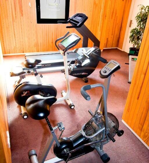 Отель Campanile Blanc Mesnil