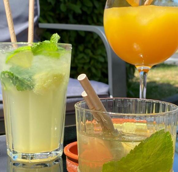 Отель Campanile Blanc Mesnil