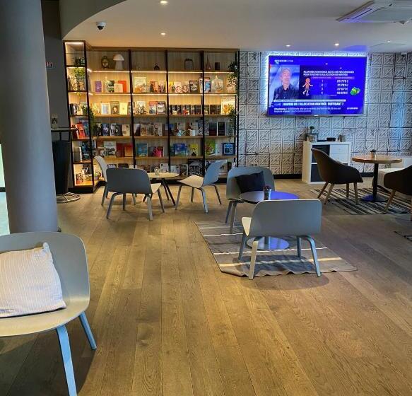 Отель Campanile Blanc Mesnil