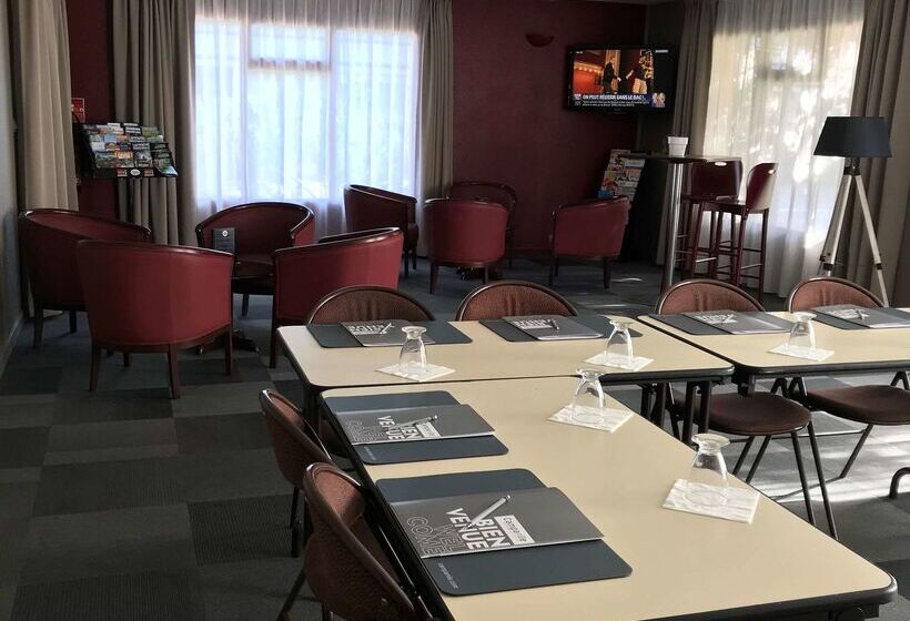 호텔 Campanile Cahors