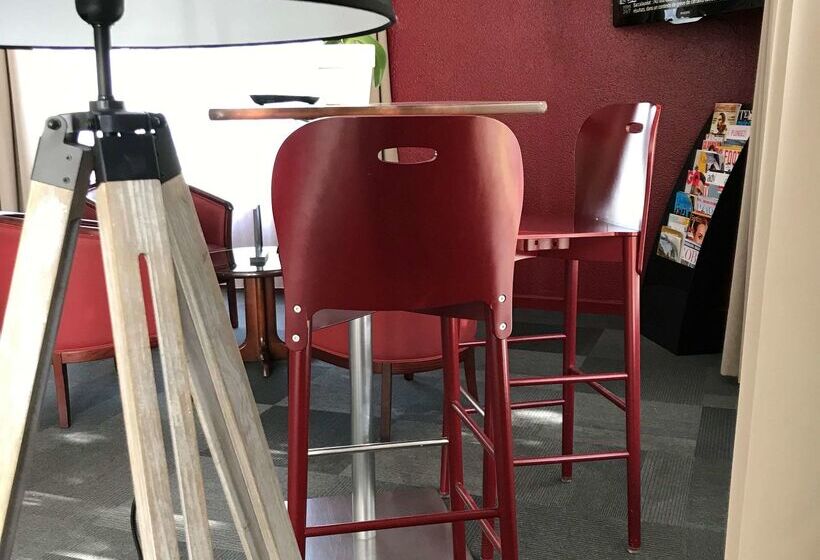 호텔 Campanile Cahors