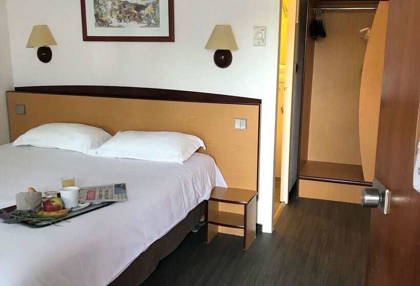 호텔 Campanile Cahors