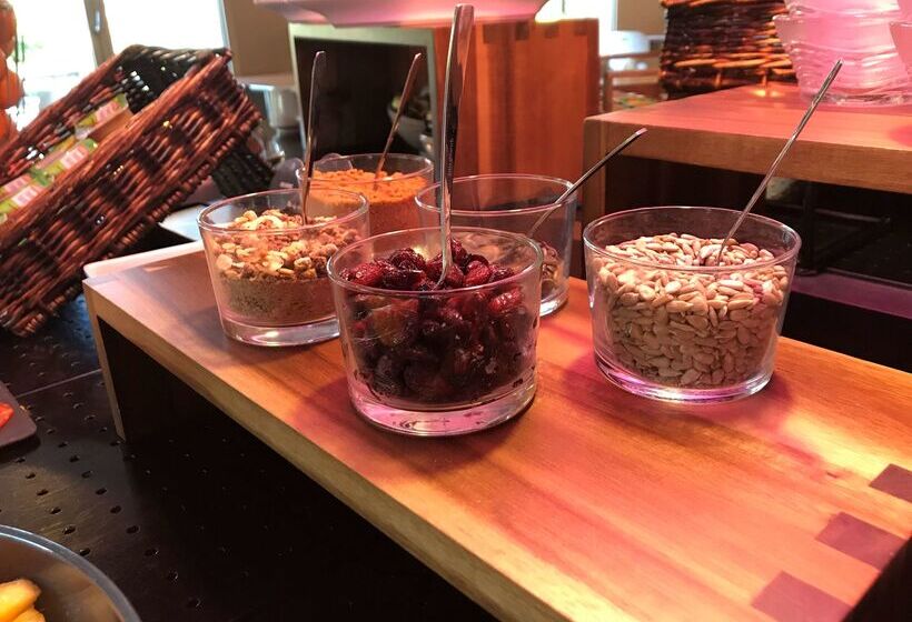 호텔 Campanile Cahors