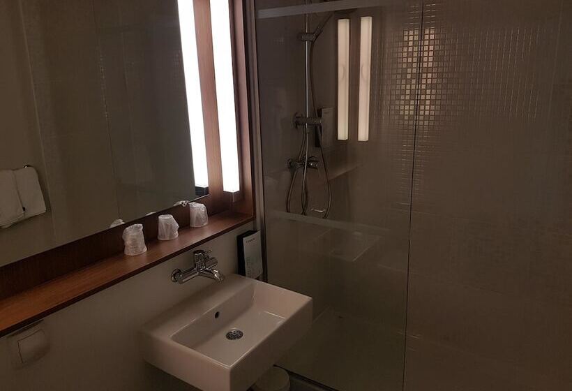 فندق Campanile Clermont Ferrand Sud Issoire