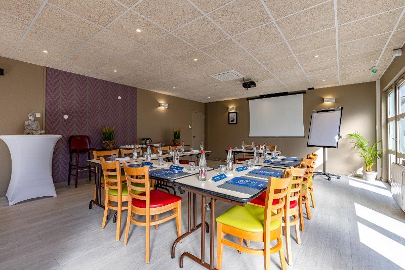 هتل Campanile Dijon Nord  Toison D Or