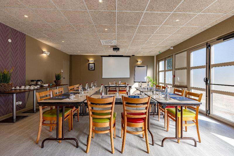 هتل Campanile Dijon Nord  Toison D Or