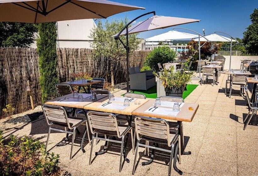 هتل Campanile Dijon Nord  Toison D Or