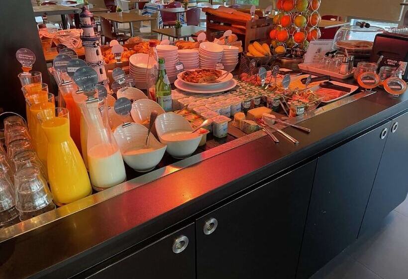 هتل Campanile Dijon Nord  Toison D Or