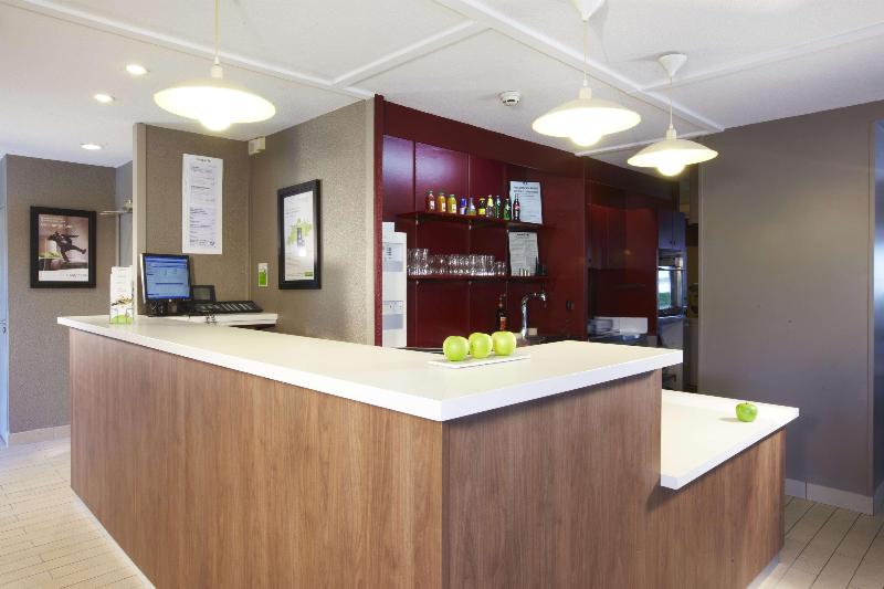 Отель Brit Hôtel Dinan   Taden