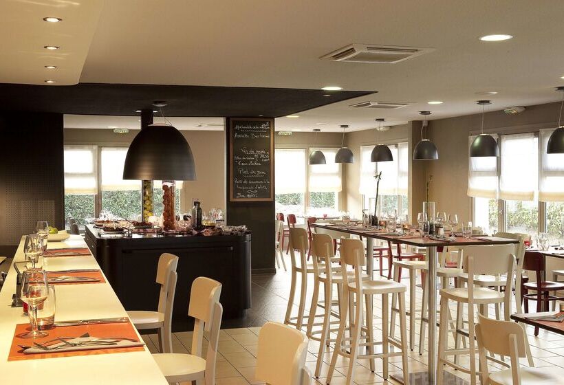 בית מלון כפרי Campanile Epone