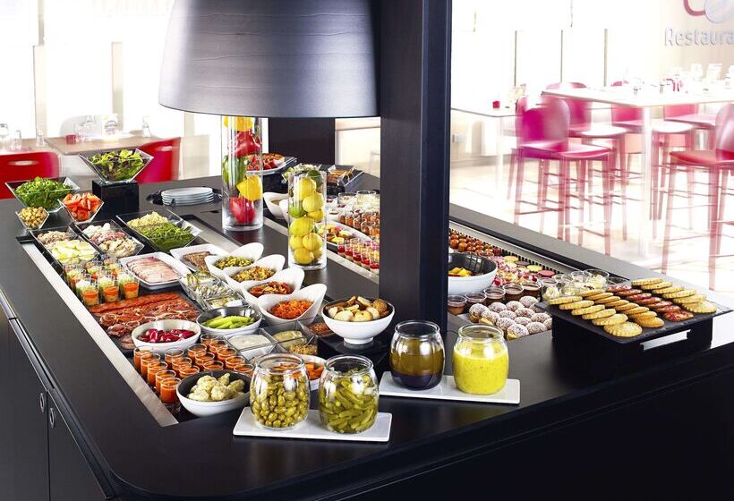 فندق Campanile Epone