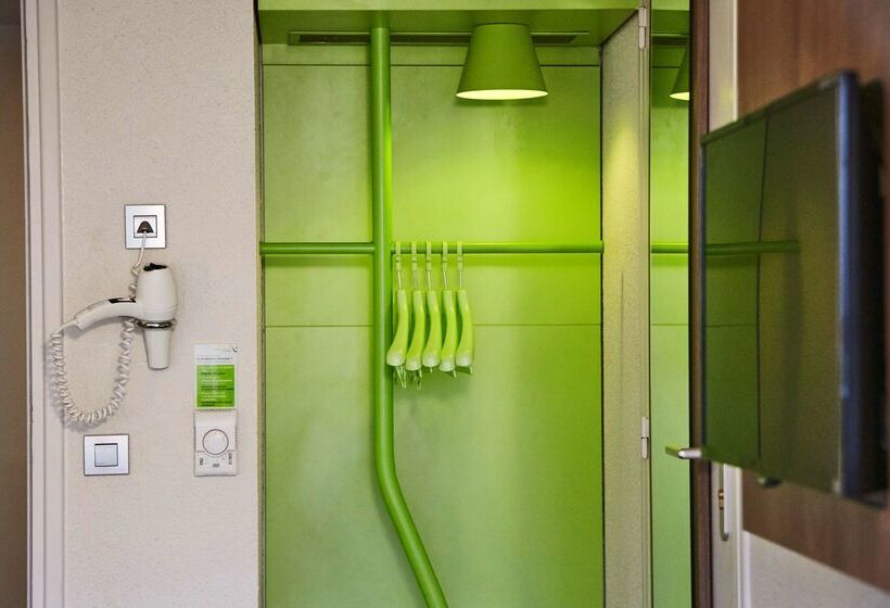 בית מלון כפרי Campanile Epone