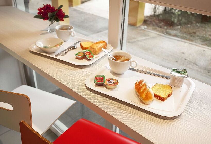 ホテル Premiere Classe Grenoble Nord Moirans