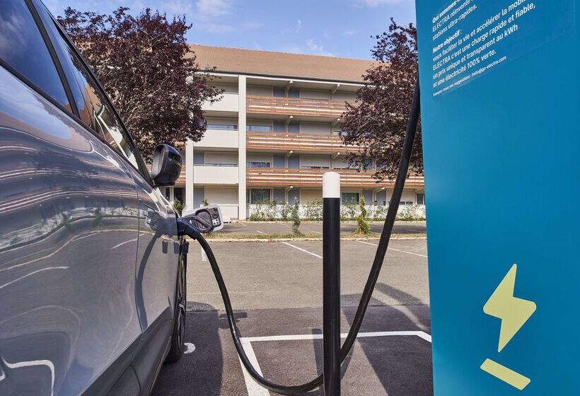 ホテル The Originals City Hôtel La Verrière Yvelines