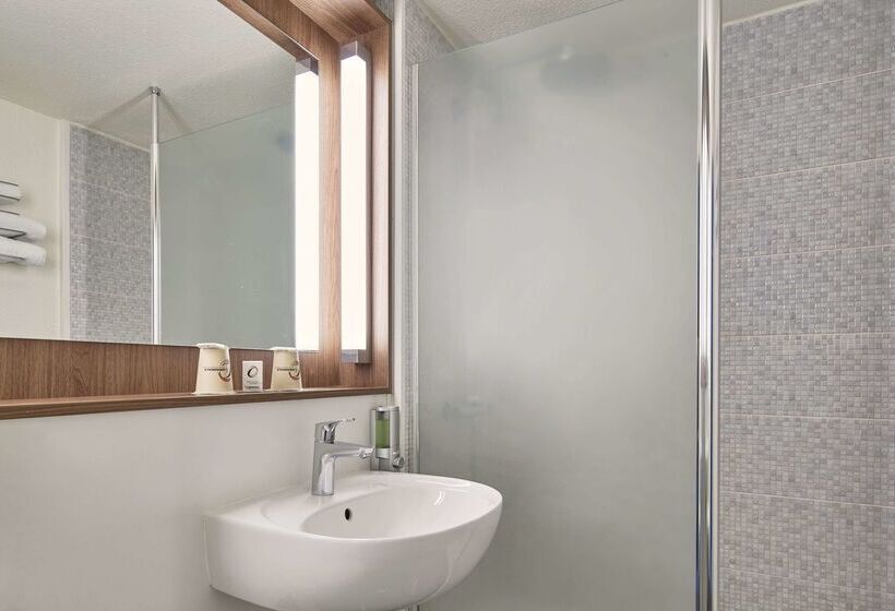 ホテル The Originals City Hôtel La Verrière Yvelines