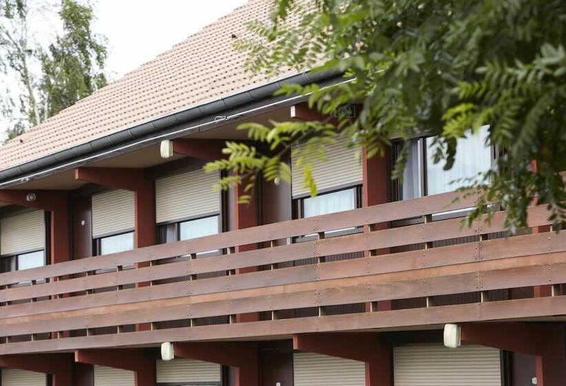 בית מלון כפרי Campanile Lille Sud  Douai Cuincy