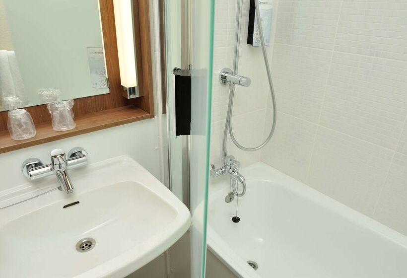 ホテル Campanile Lorient  Lanester