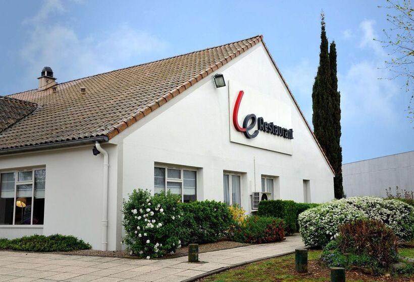 Отель Campanile Lyon Est  Aeroport Saint Exupery