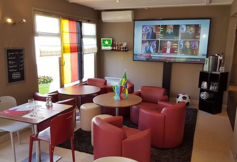 Отель Campanile Lyon Est  Aeroport Saint Exupery