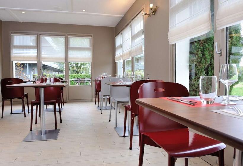 Отель Campanile Lyon Est  Aeroport Saint Exupery