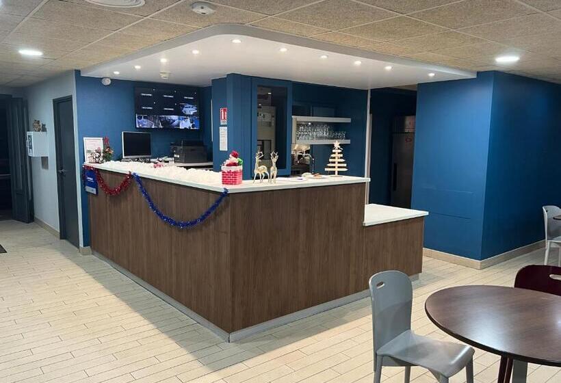 בית מלון כפרי The Originals City, Hôtel Mâcon Nord