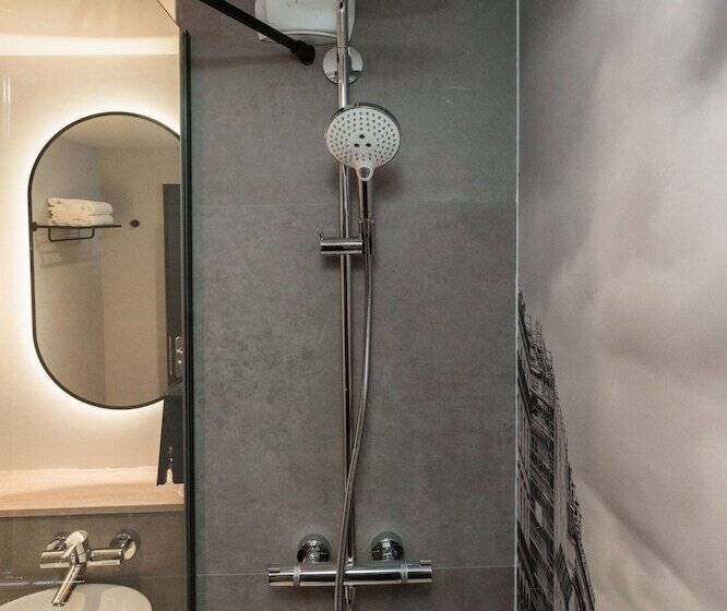 ホテル Campanile Marne La Vallée Chelles