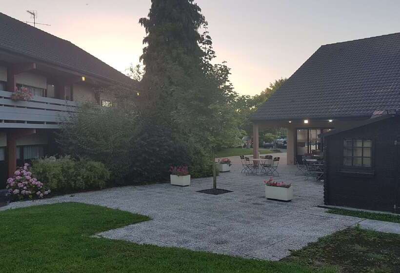 בית מלון כפרי Campanile Maubeuge