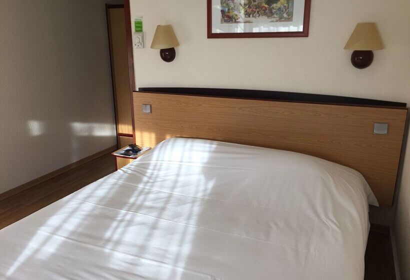 בית מלון כפרי Campanile Maubeuge