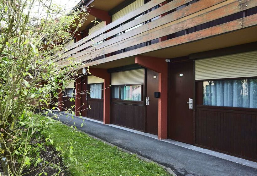 בית מלון כפרי Campanile Maubeuge