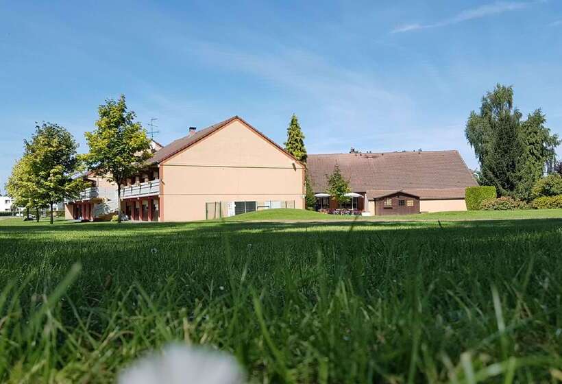 בית מלון כפרי Campanile Maubeuge