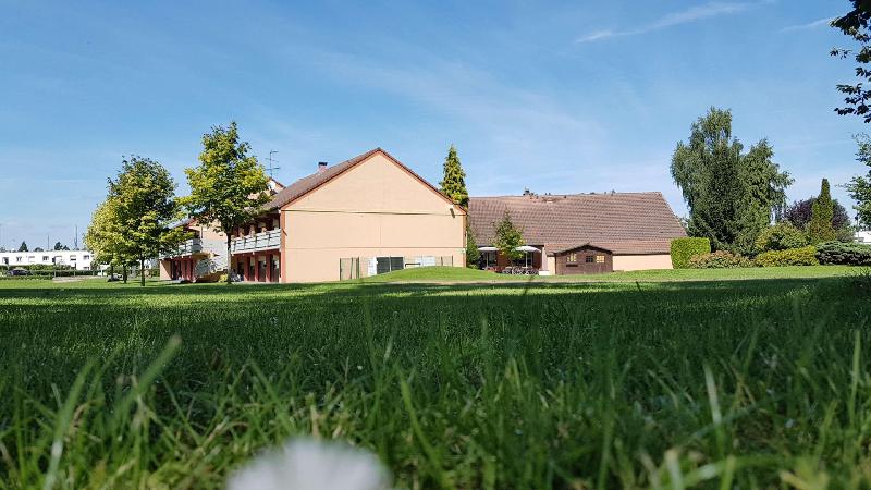 בית מלון כפרי Campanile Maubeuge