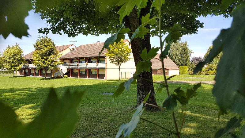 בית מלון כפרי Campanile Maubeuge