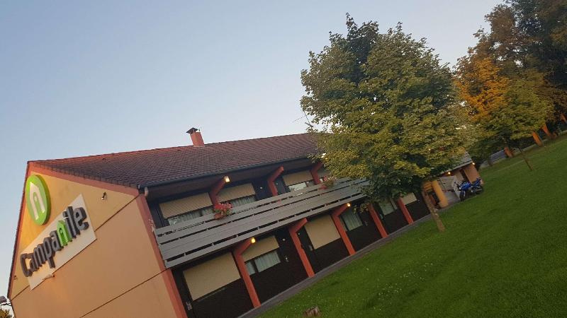 בית מלון כפרי Campanile Maubeuge